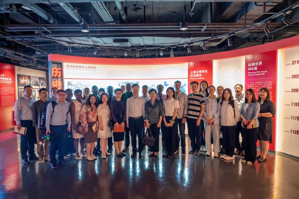 人保合影.jpg